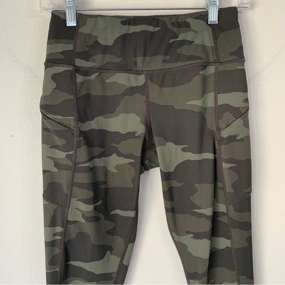 Athleta High Rise Camo 7/8 Stash Pocket Tight Leggings - Picture 3 of 11